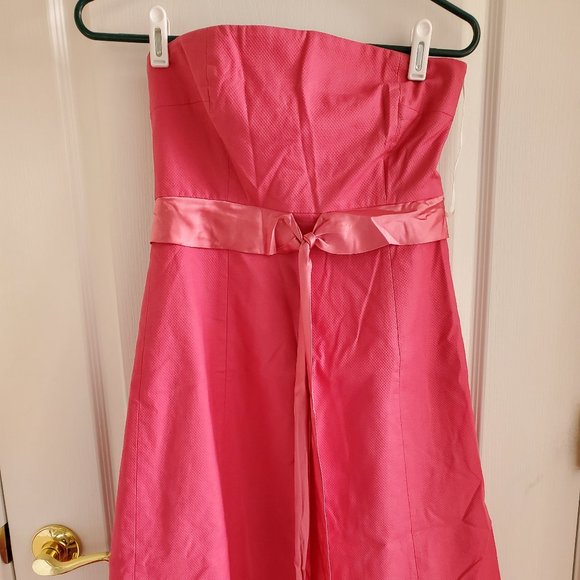 Pretty Dress - Picture 1 of 3